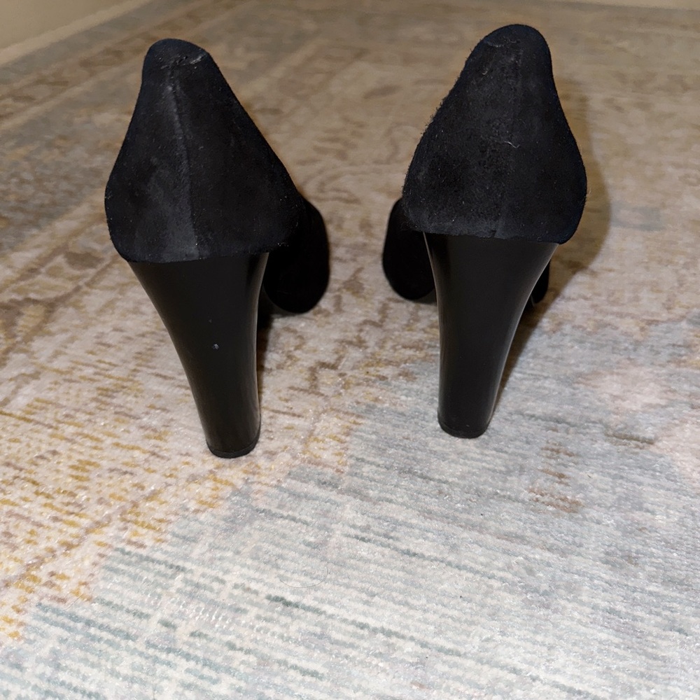 BCBG black pointed toe pumps - Picture 3 of 5